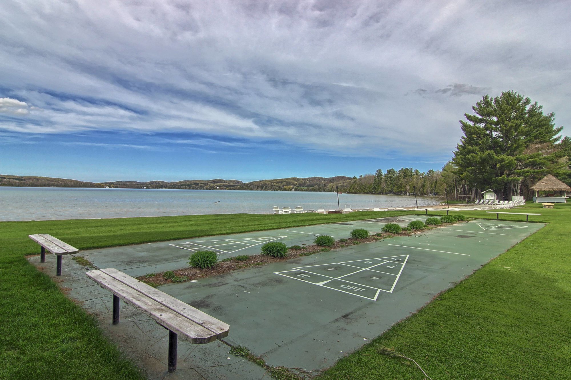 Everything to Know About Deer Lake